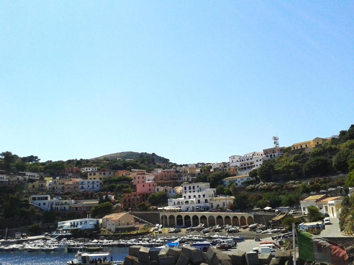 Appartamento Al Centro Di Ustica 乌斯蒂卡 外观 照片