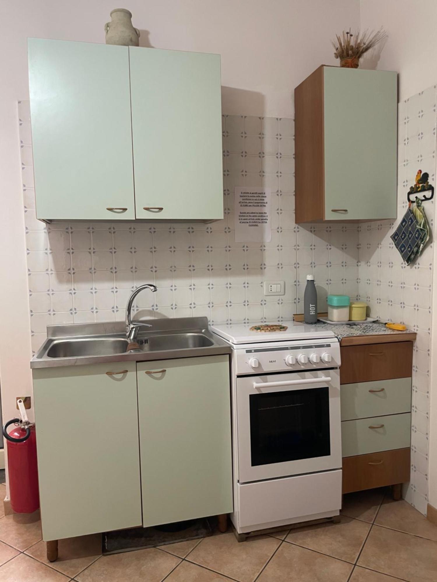 Appartamento Al Centro Di Ustica 乌斯蒂卡 外观 照片