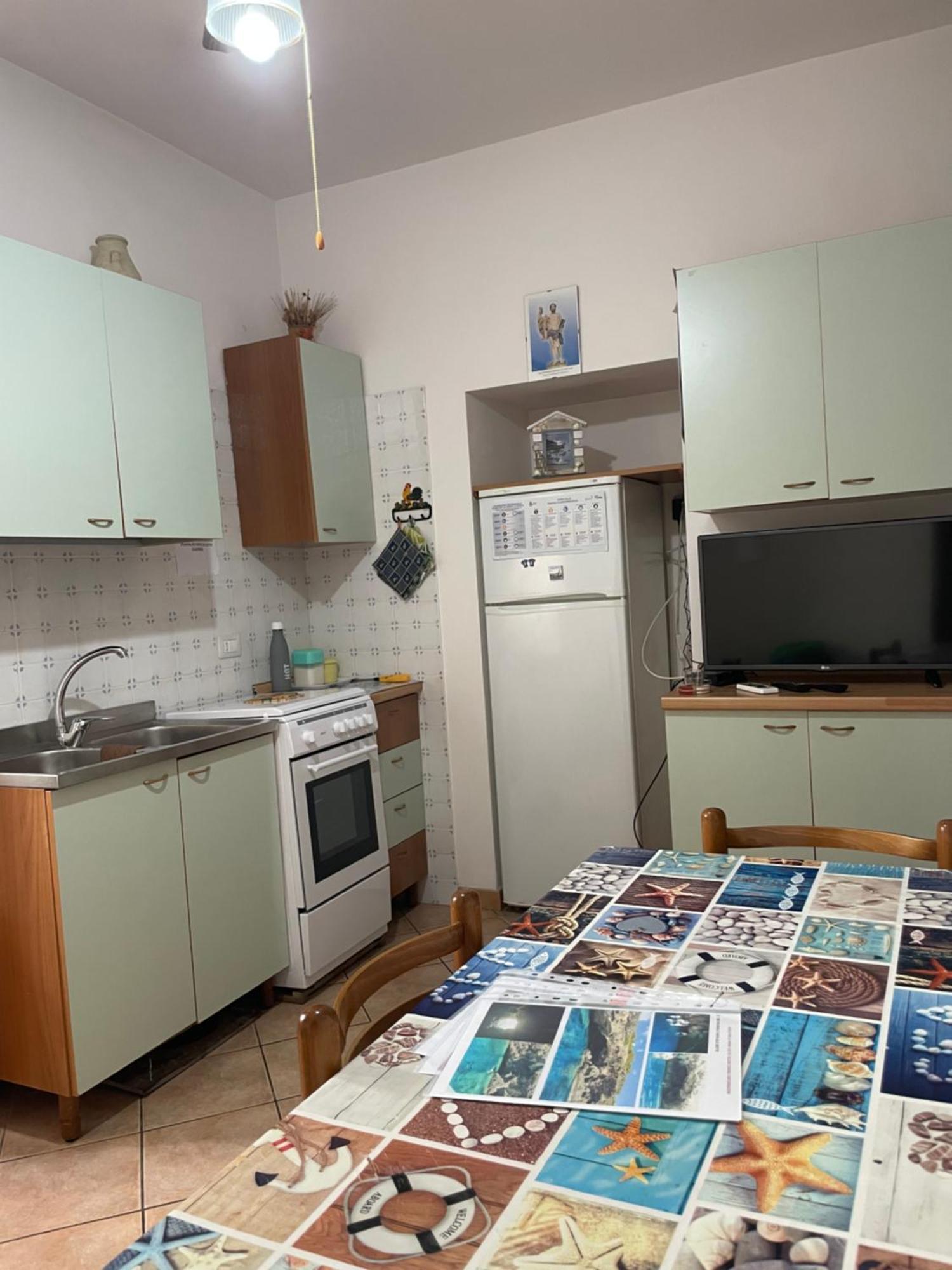 Appartamento Al Centro Di Ustica 乌斯蒂卡 外观 照片